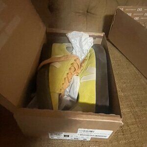 Veja Campo Bold Suede Sneaker Liquor/Pierre (yellow)